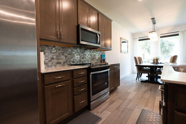 Building Photo - 8217 Cadre Noir Rd