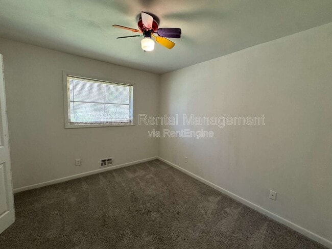 Building Photo - 4010 Emerald Lake Dr