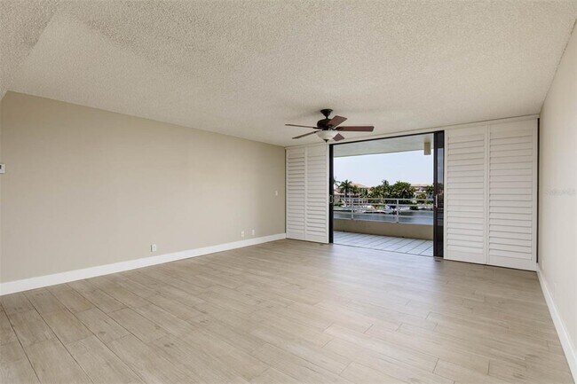 Building Photo - 2775 Kipps Colony Dr S