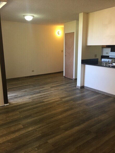 Building Photo - 1571 Piikoi St