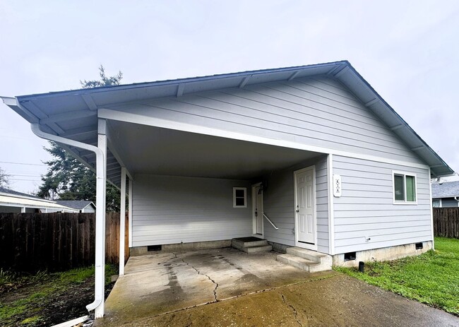 Building Photo - (HUD 414) 2 Bed/1Bath Home