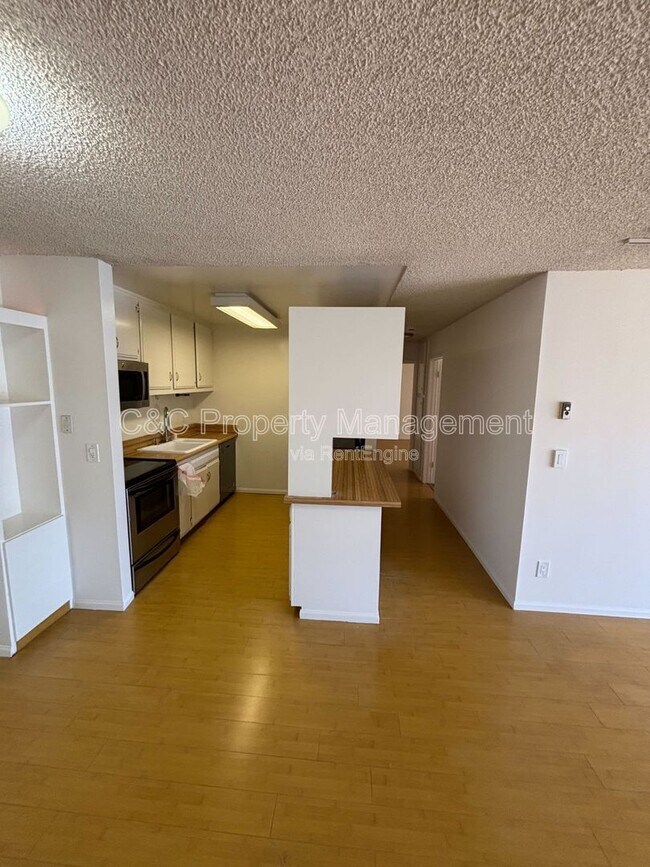 Building Photo - 802 Camino Real