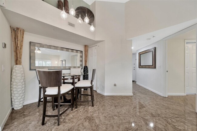 Building Photo - 2005 SE 10th Ave