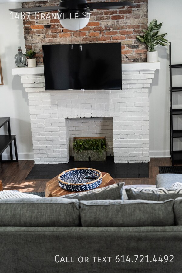 Building Photo - 1487 Granville St