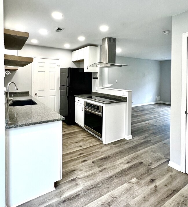 Building Photo - 5900 Wichita Dr