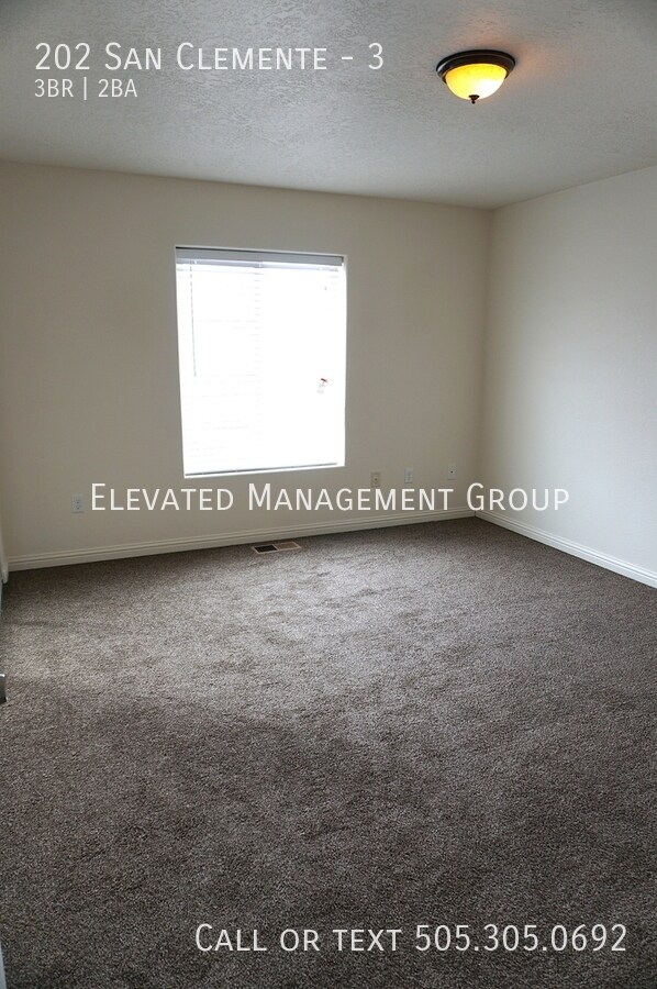 Building Photo - 202 San Clemente Ave NW