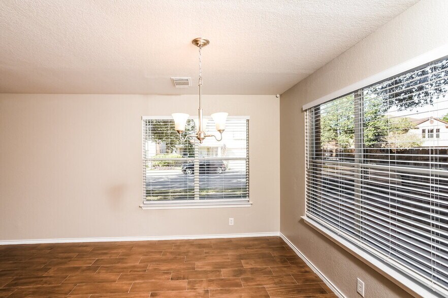 Building Photo - 11727 Ripplewood