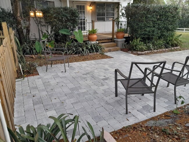 Building Photo - 916 S Christiana Ave