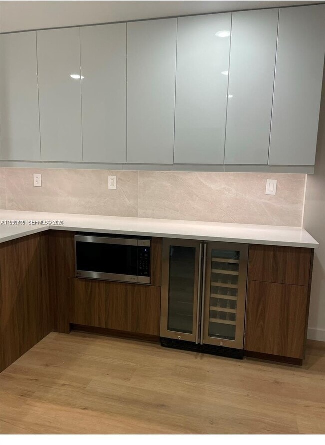 Building Photo - 1731 SE 15th St