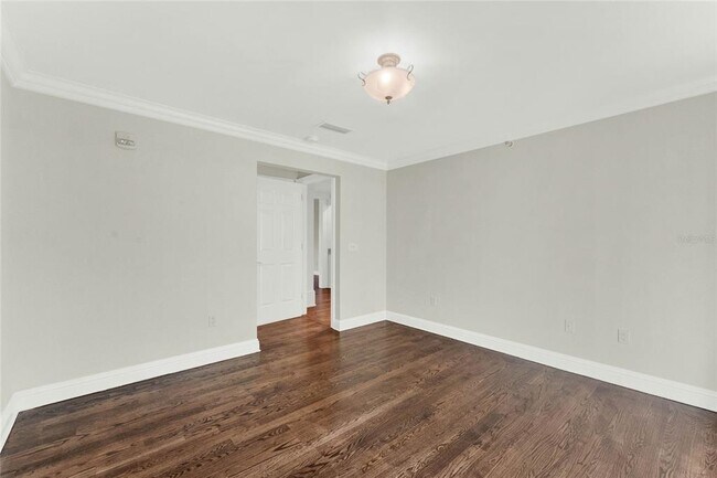 Building Photo - 200 S Interlachen Ave