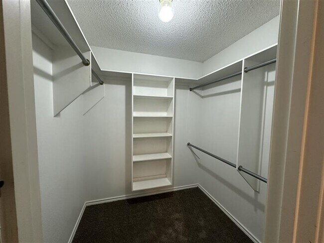 Building Photo - 2305 Haverhill Dr