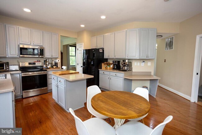 Building Photo - 1411 Campbell Ct NE