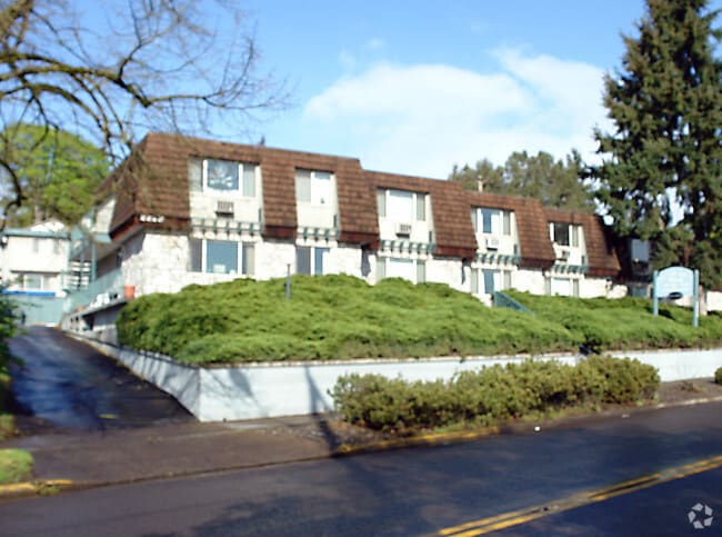 Primary Photo - 2222 Willamette St