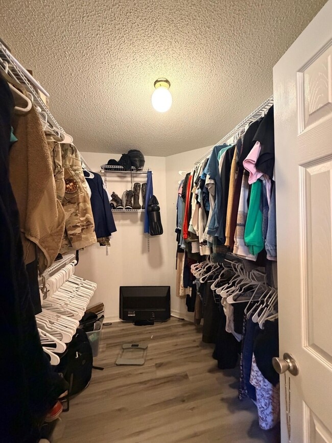 Building Photo - 205 Villacrest Dr