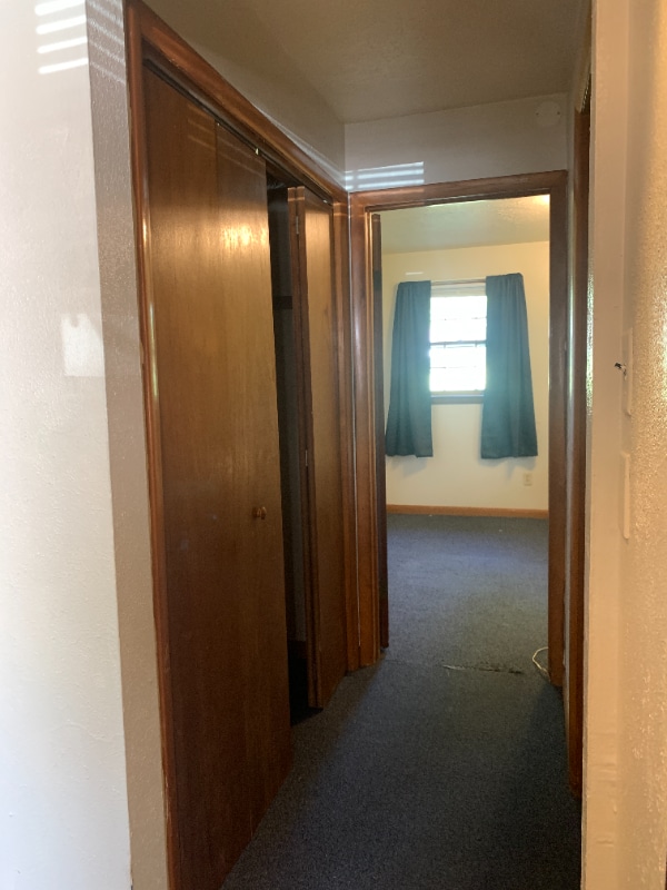 Building Photo - 102 Oakwood St