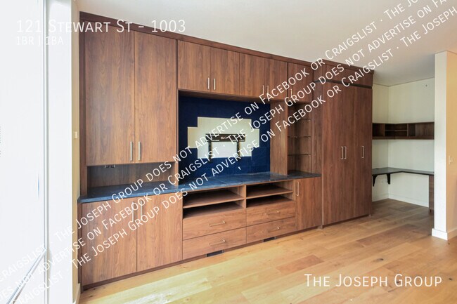 Building Photo - 121 Stewart St