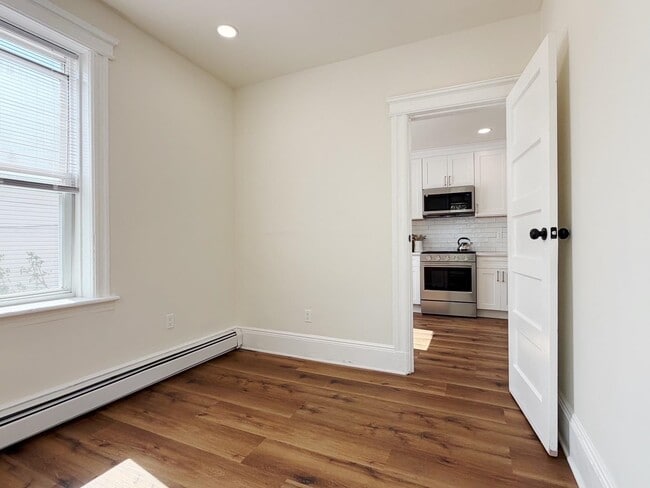 Building Photo - 1918 Kerrigan Ave