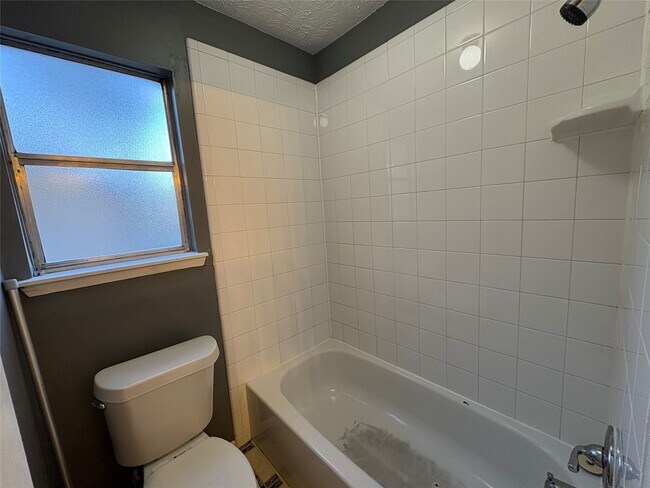 Building Photo - 10607 Staghill Dr