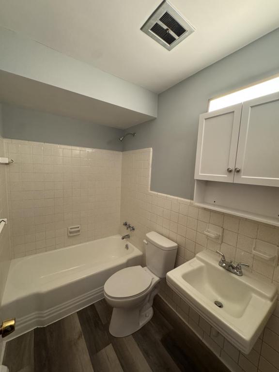 Building Photo - 41 Bertus St