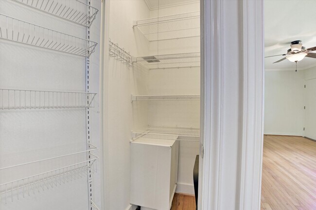 Building Photo - 121 Marshdale Ave SW