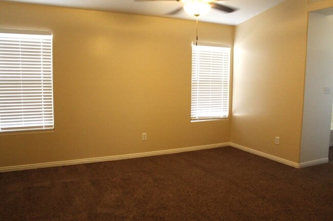 Building Photo - Silver Creek Home