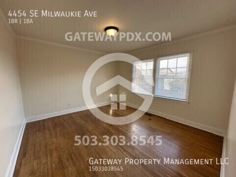 Building Photo - 4454 SE Milwaukie Ave