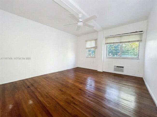 Building Photo - 841 W 40th St