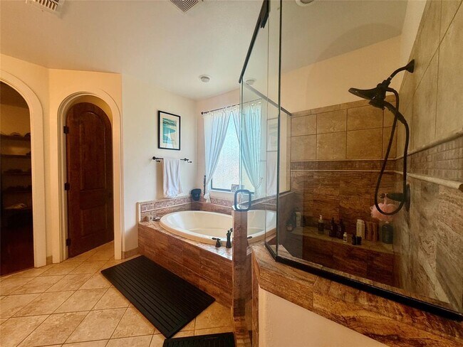 Building Photo - 15214 Lariat Trail
