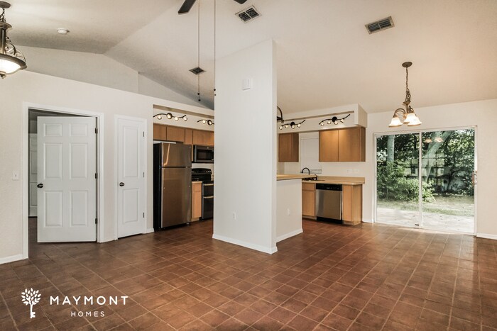 Building Photo - 1460 Greenview Ave