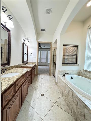 Building Photo - 4616 Vista Grande Dr