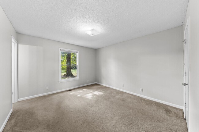 Building Photo - 133 E Street Clarksville, TN 37042