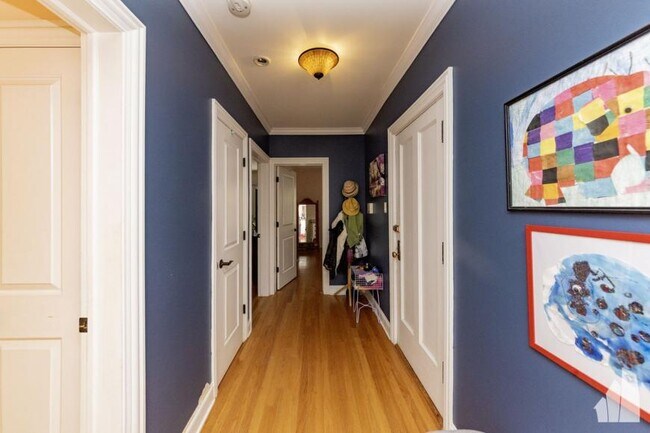 Building Photo - 2 bedroom in Chicago IL 60640