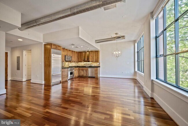 Building Photo - 1600 Clarendon Blvd