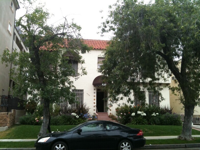 Front - 8237 Blackburn Ave