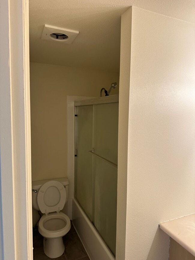 Building Photo - 3 bed/ 2 bath condo in Lynnwood!
