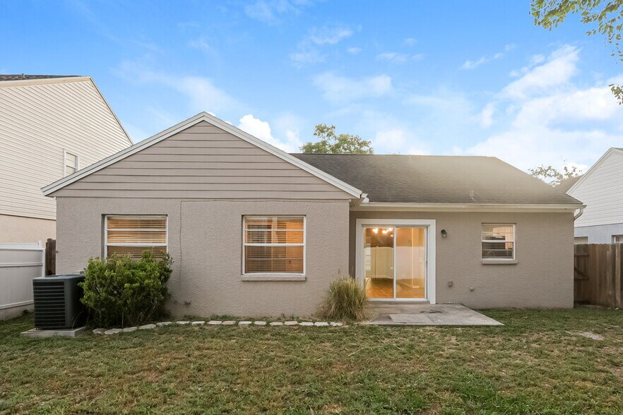 Building Photo - 9715 Little Pond Way