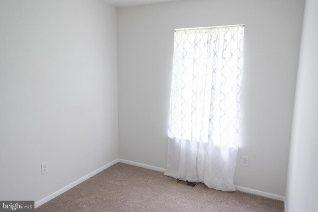 Building Photo - 615 Hemlock Ct