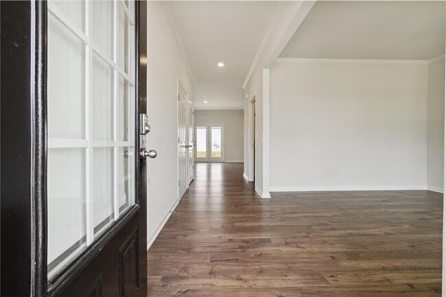 Building Photo - 100 Fernbrook Trl