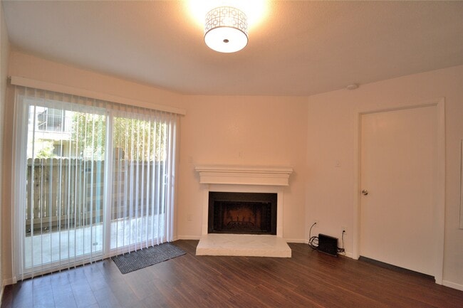 Building Photo - 18800 Egret Bay Blvd