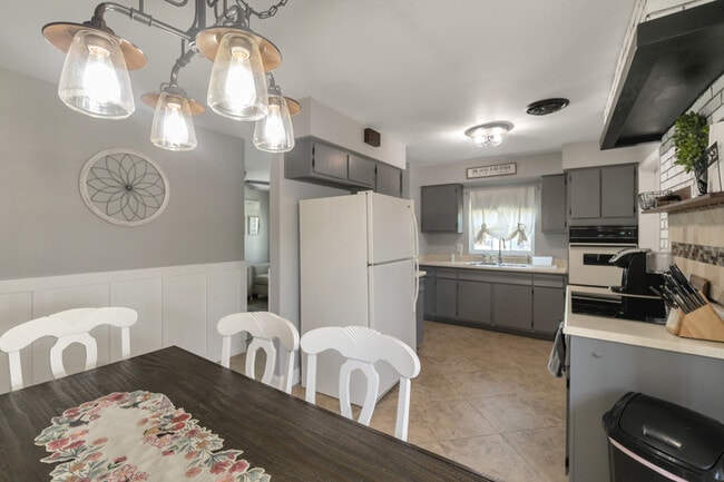 Building Photo - 7703 Southside Ln