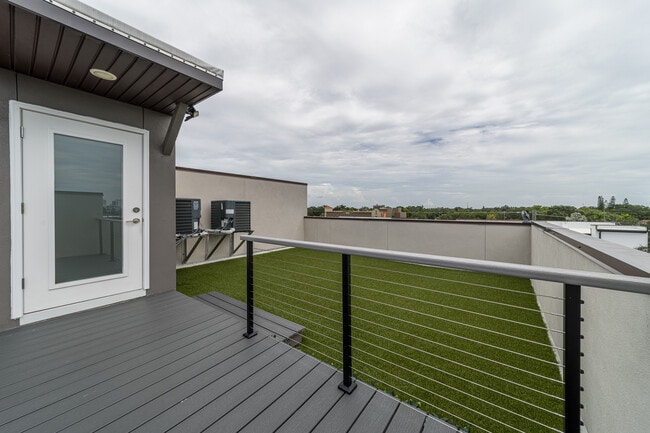 Building Photo - 2325 1st Ave S