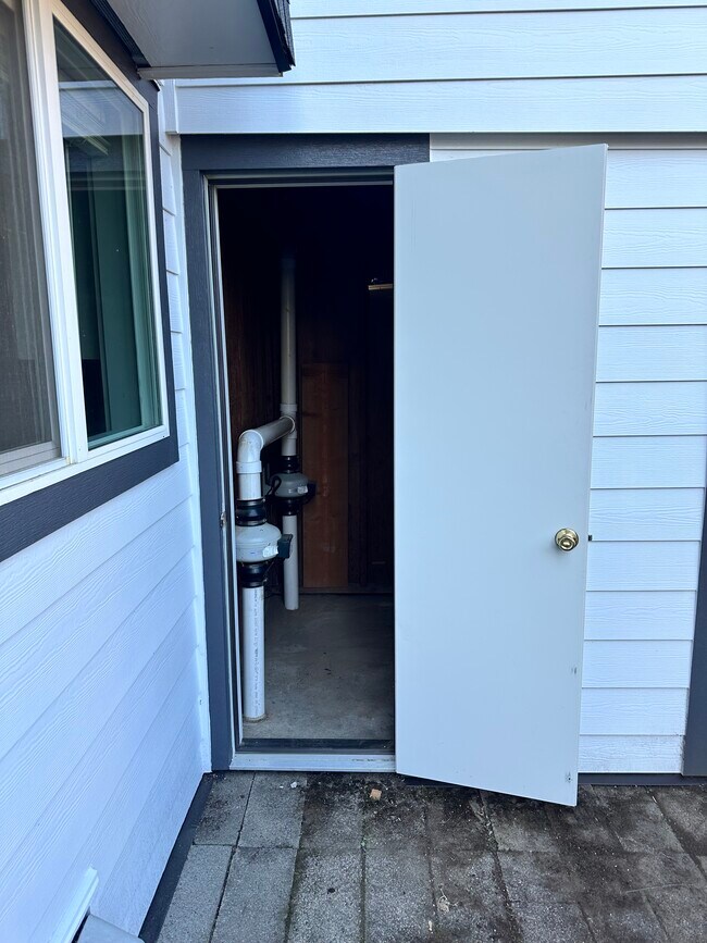 Building Photo - 1715 Franklin St