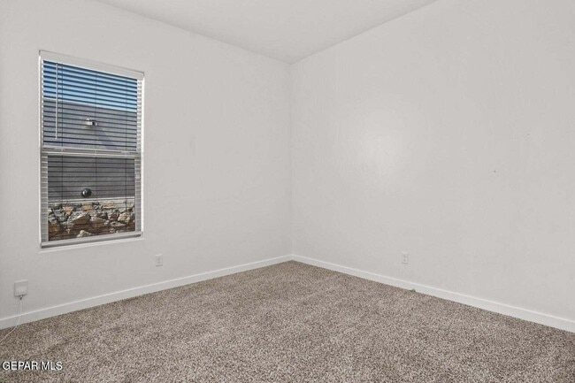 Building Photo - 717 Chatham Pl