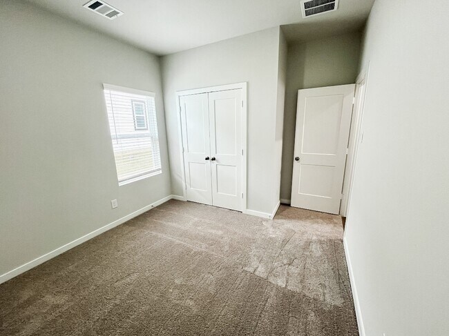 Building Photo - 11848 Whirlaway Dr