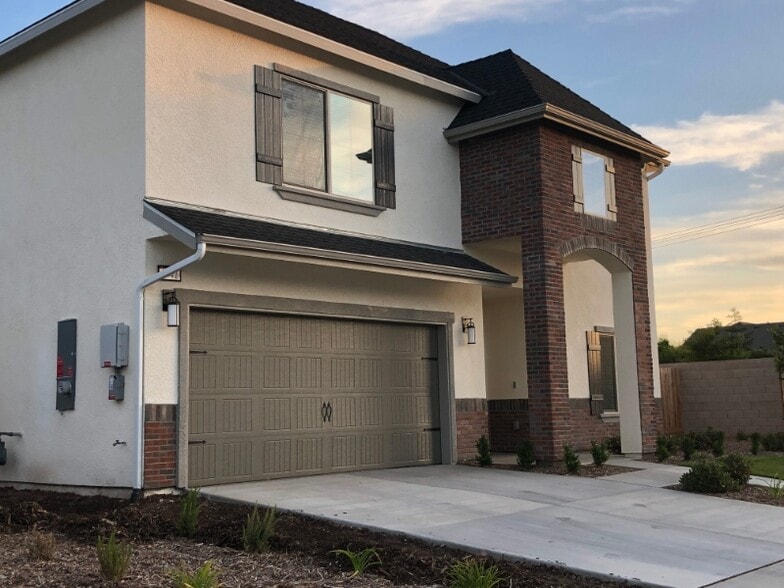 Building Photo - 2047 W Sunnyview Ave