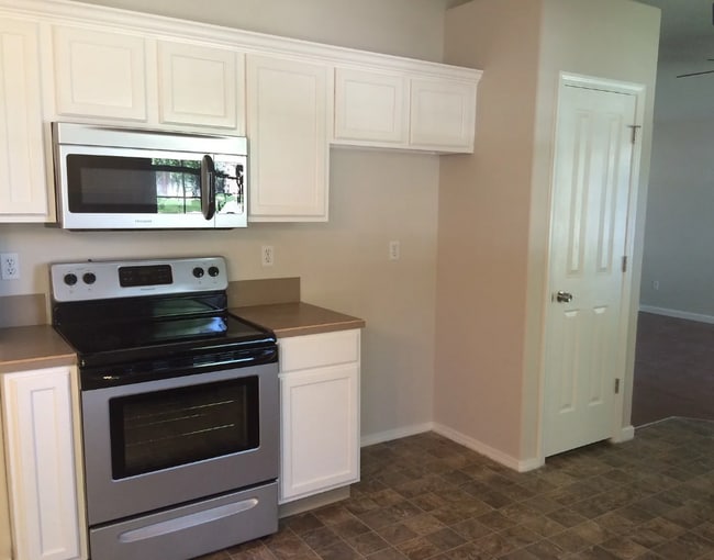 Building Photo - 497 E Baldwin St