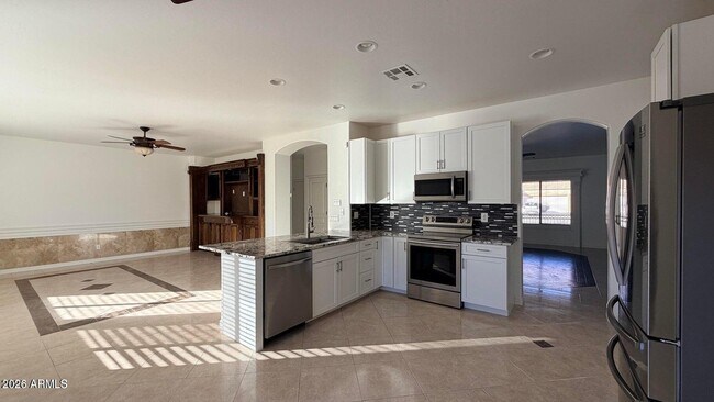 Building Photo - 40301 W Peggy Ct