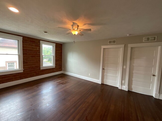 Building Photo - 2082 West 95th Street