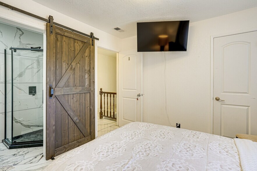 Building Photo - 172 Goldenrod Dr