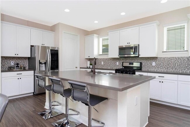 Building Photo - 15602 Sunquat Dr